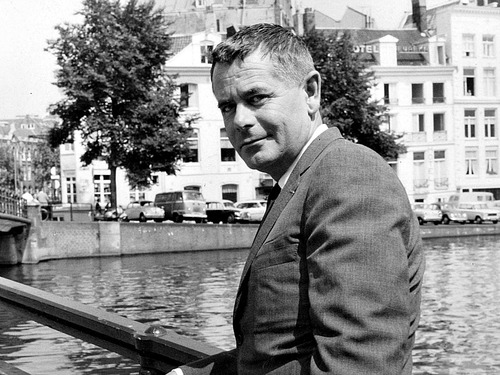 GLENN FORD PHOTO BY GLOBE PHOTOS